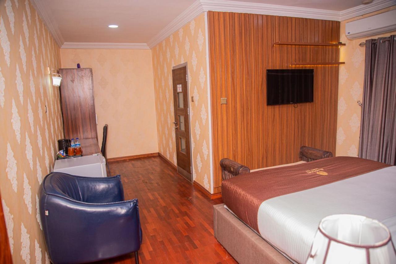 Mahogany Hotel And Suites Ιμπαντάν Εξωτερικό φωτογραφία